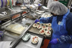 Airline caterer Gate Gourmet offers behind-the-scenes look at in-flight dining
