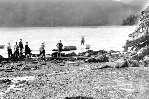 These historic photos show the evolution of Kitsilano Beach and swimwear over 100+ years
