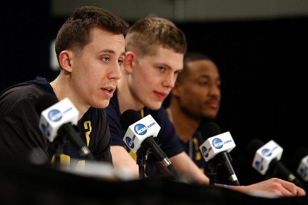 MI hits buzzer-beater to beat Houston — March Madness